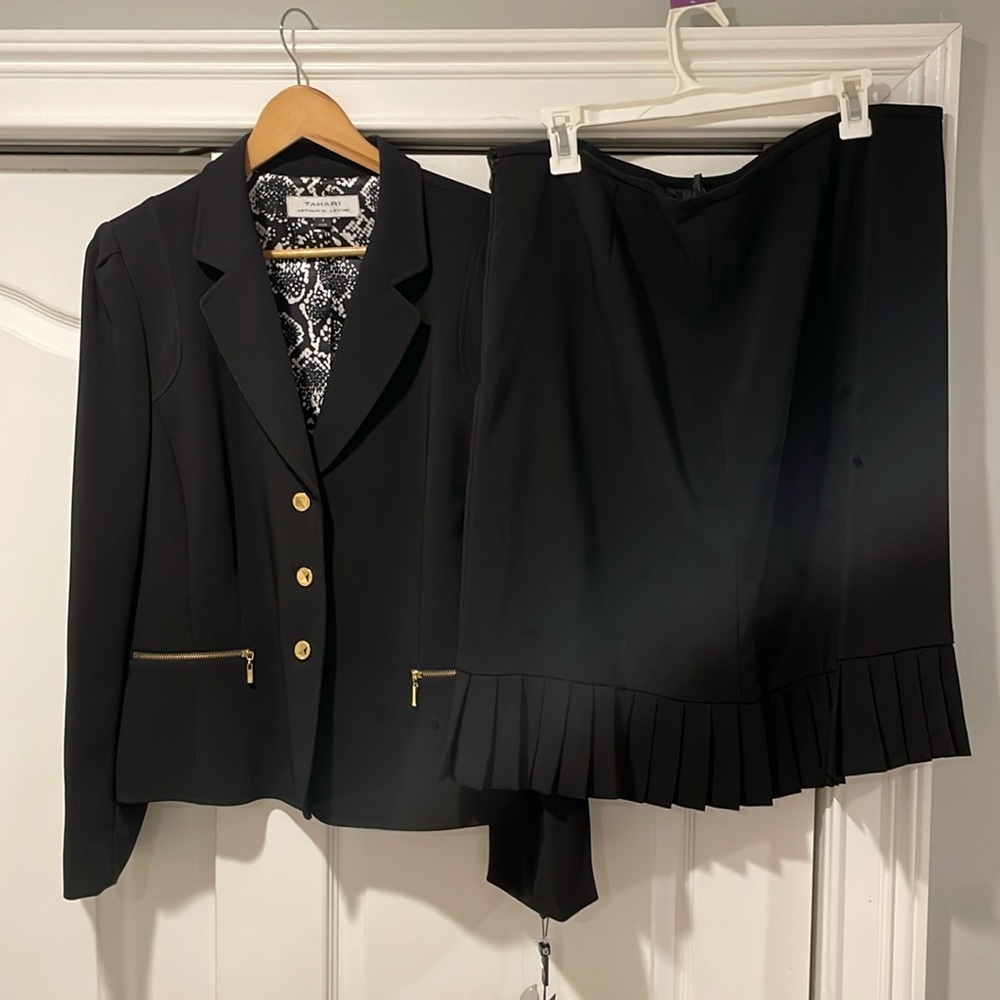 Tahari Arthur S Levine Skirt Suite